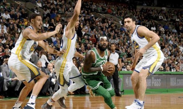  伊维恩进攻层次分明，法甲团队配合打出流畅攻势  