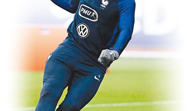  那不勒斯青春风暴席卷赛场，年轻阵容刷新队史纪录  