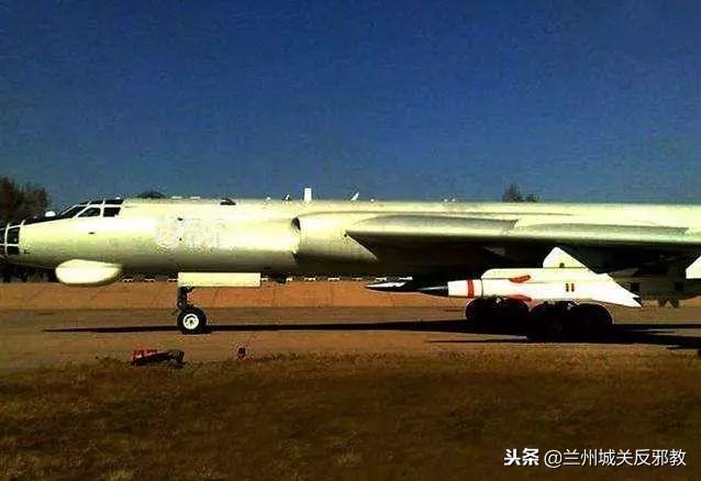  莱比锡高空轰炸战术得手，双中锋连线头槌定乾坤